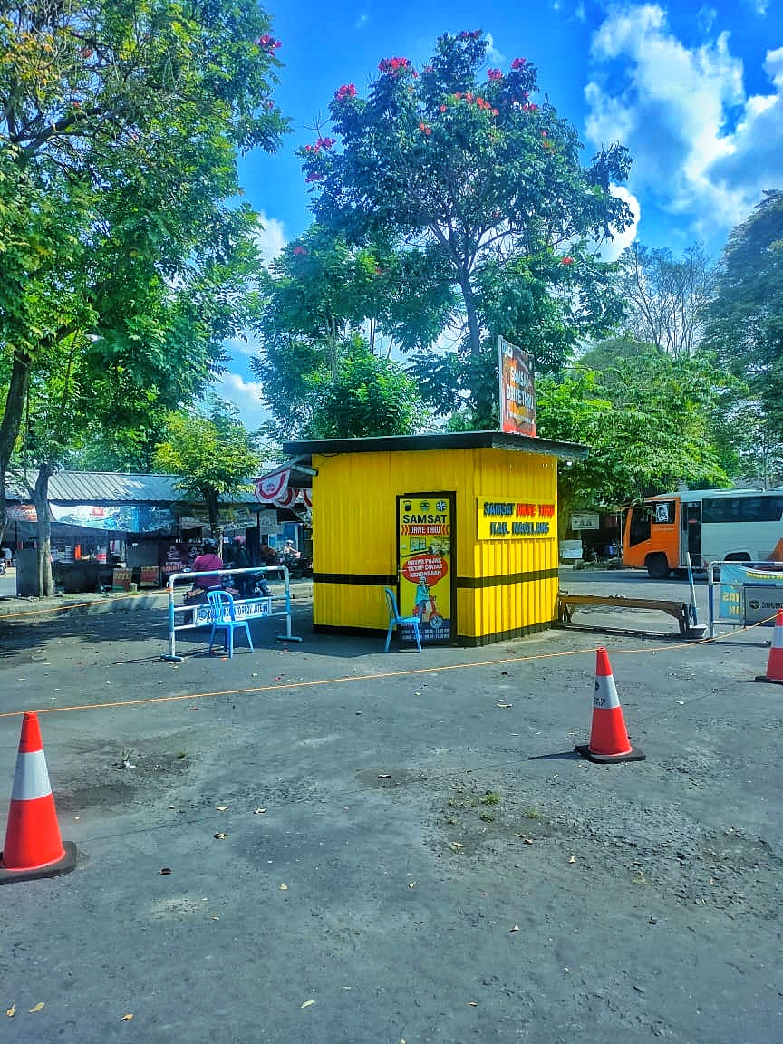 SAMSAT DRIVE THRUE